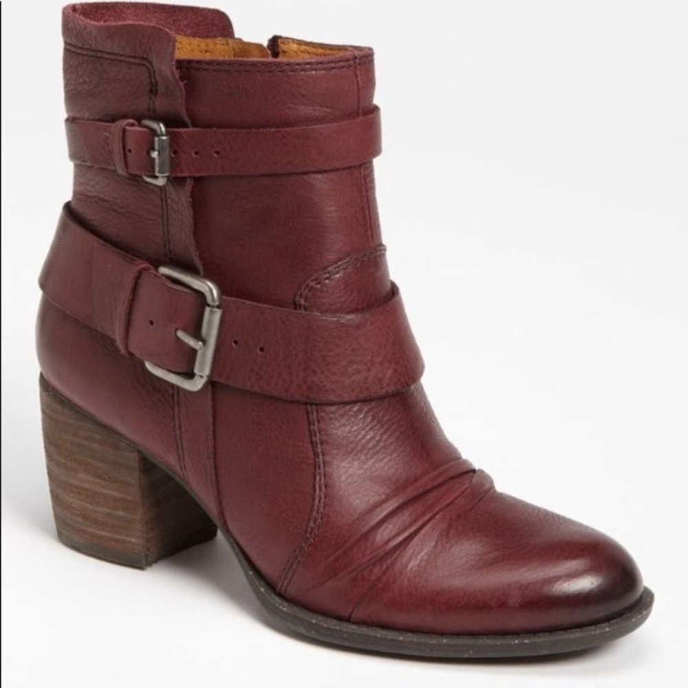 NAYA Leather Virtue Ankle Boots 7W